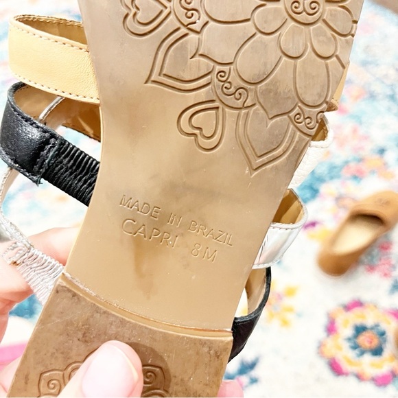 Brighton Sandals Women's 8 Capri Strappy Leather Upper Silver Metallic Charm - Picture 5 of 5